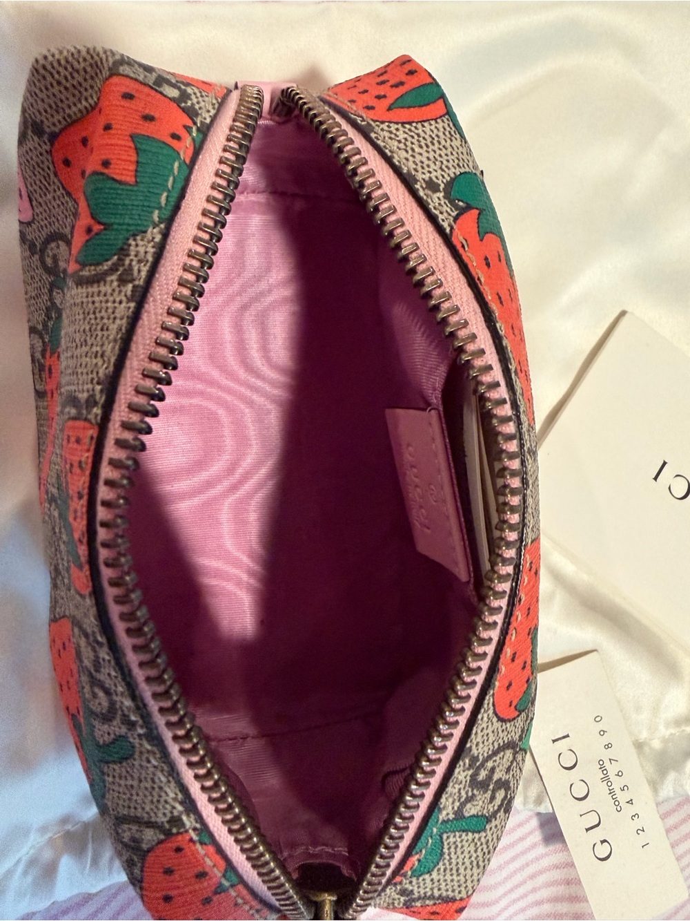 Gucci Strawberry GG Supreme Canvas Cosmetic Pouch ๐ ๐ - Picture 8 of 14